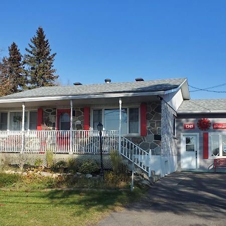 Atelier Galerie Anne Drouin Peinture & Pension Sainte-Julie Exterior foto