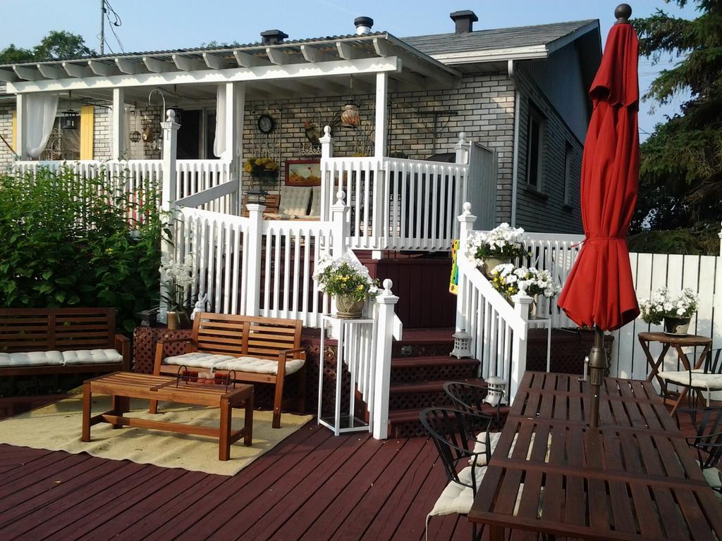 Atelier Galerie Anne Drouin Peinture & Pension Sainte-Julie Exterior foto