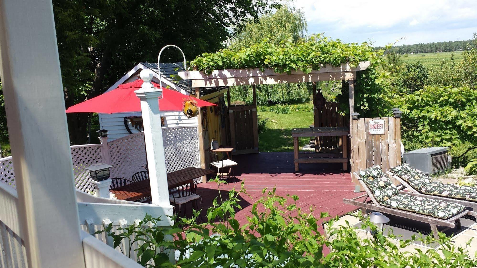Atelier Galerie Anne Drouin Peinture & Pension Sainte-Julie Exterior foto